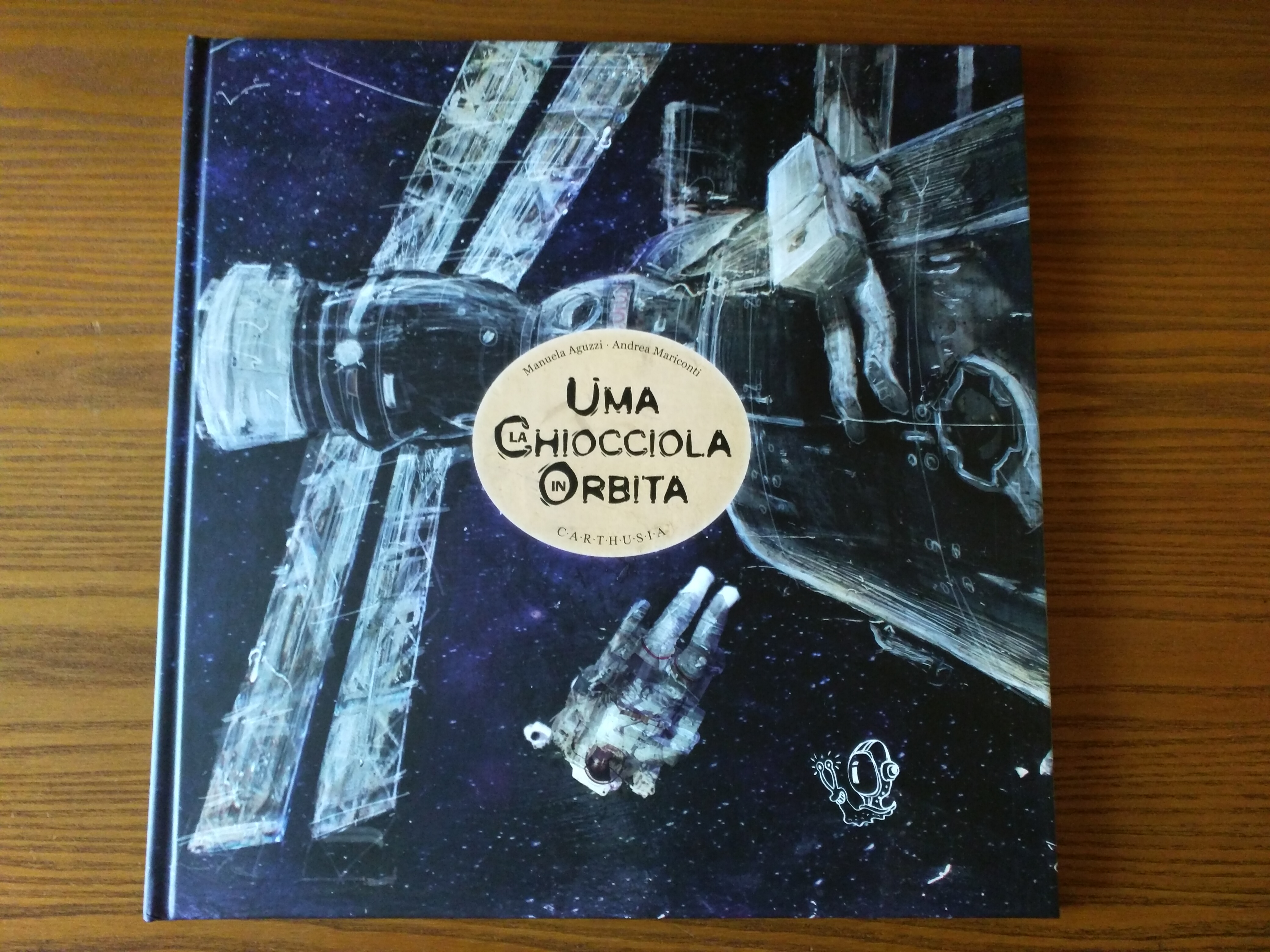 Il libro Uma la Chiocciola in Orbita di Manuela Aguzzi e Andrea Mariconti. Credit: Paolo Amoroso